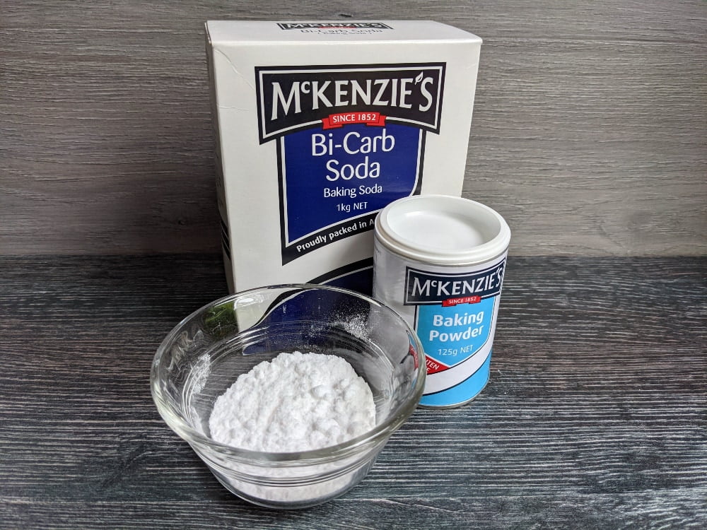 what is the difference between baking powder and baking soda