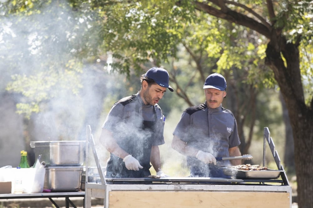 5 Tips for Cooking with BBQ Tables